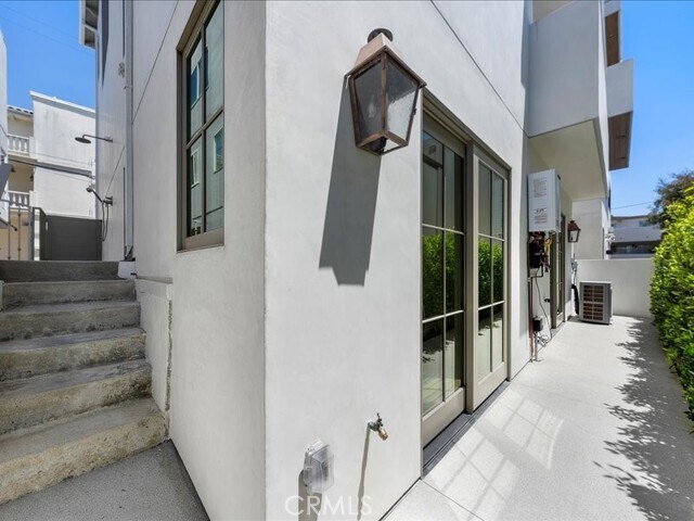 Building Photo - 505 Bayview Dr