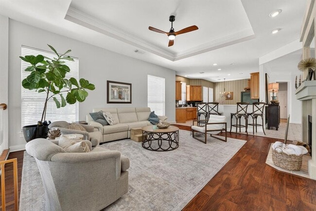 Building Photo - 345 The Hills Dr