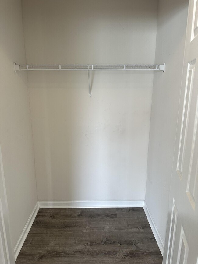 Building Photo - 6112 Hedgecock Cir