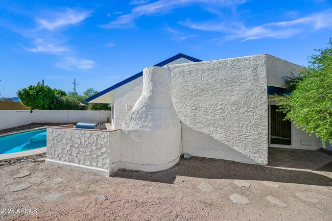 Building Photo - 7725 E Rovey Ave