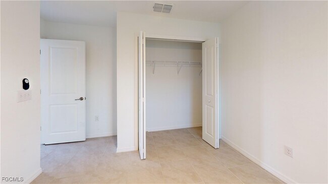 Building Photo - 2846 Northwest 28th Ave