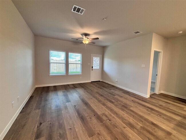 Building Photo - 32506 Timber Point Dr