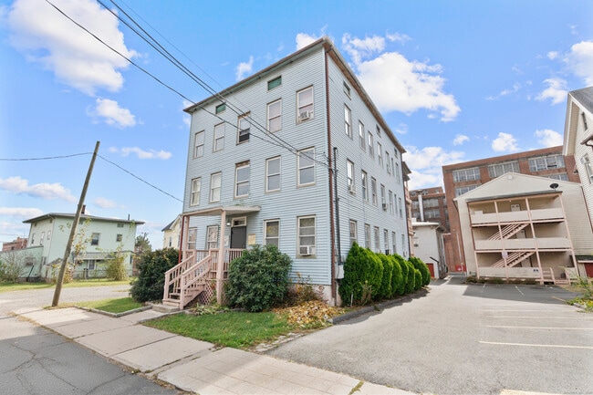 Building Photo - 14 Crown St