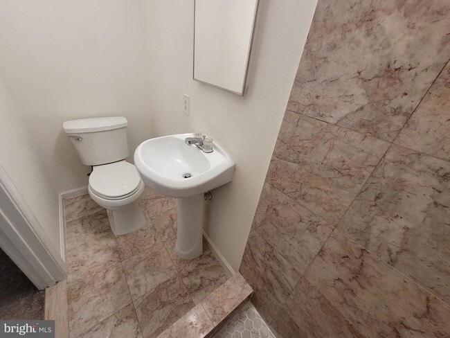 Building Photo - 8636 Sanderling Dr