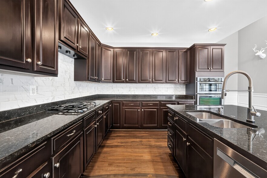 Building Photo - 23202 Evergreen Ridge Dr
