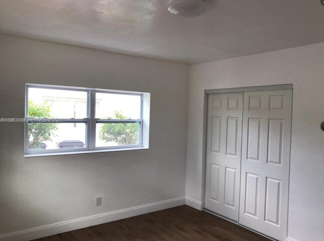 Building Photo - 6710 SW 18th Ct