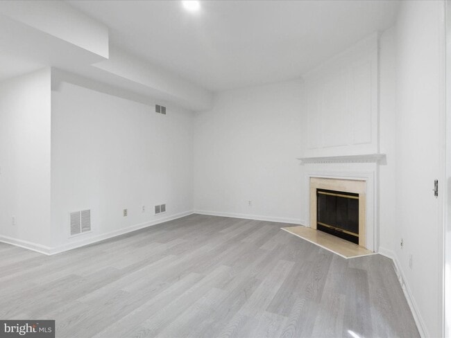 Building Photo - 5129 Beauregard St