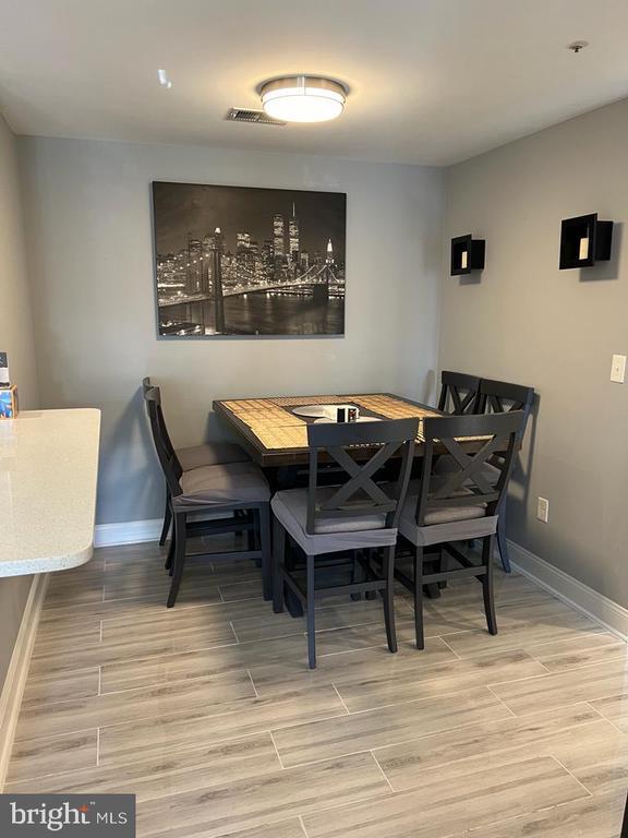 Building Photo - 1060 Gardenview Loop