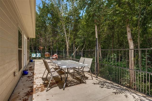 Building Photo - 1501 Fairway Dr