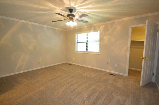 Building Photo - 616 Applecross Dr