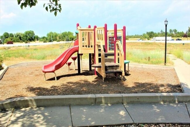 Building Photo - 3 Bed, 2.5 Bath Townhome in West Greeley. ...
