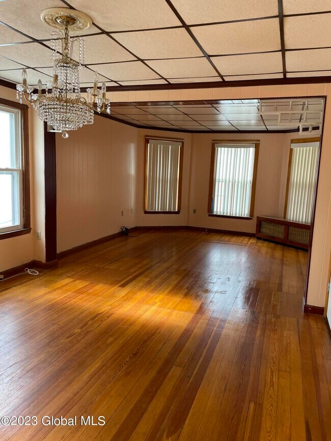 Building Photo - 1576 Carrie St