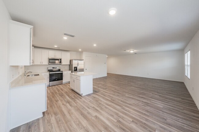 Building Photo - 847 Lake Fletcher Rd