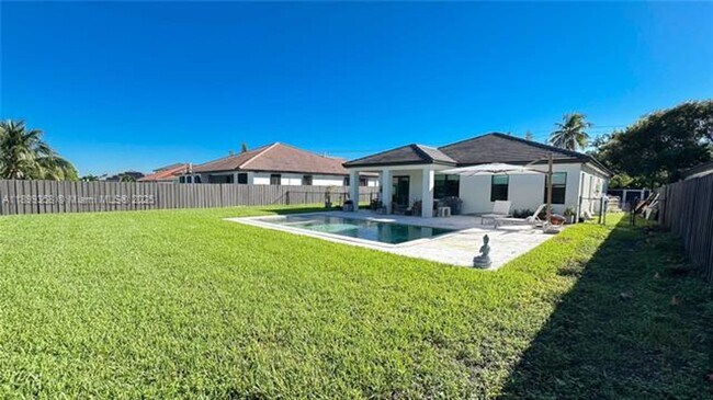 Building Photo - 17320 SW 92nd Ct