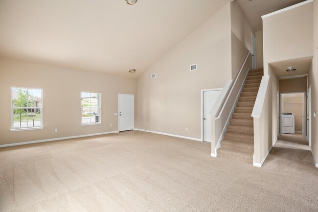 Building Photo - Beautiful 4/BR 2.5/BA Home Backing to Green Space in Pflugerville