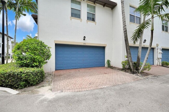 Building Photo - 11940 SW 25th Ct