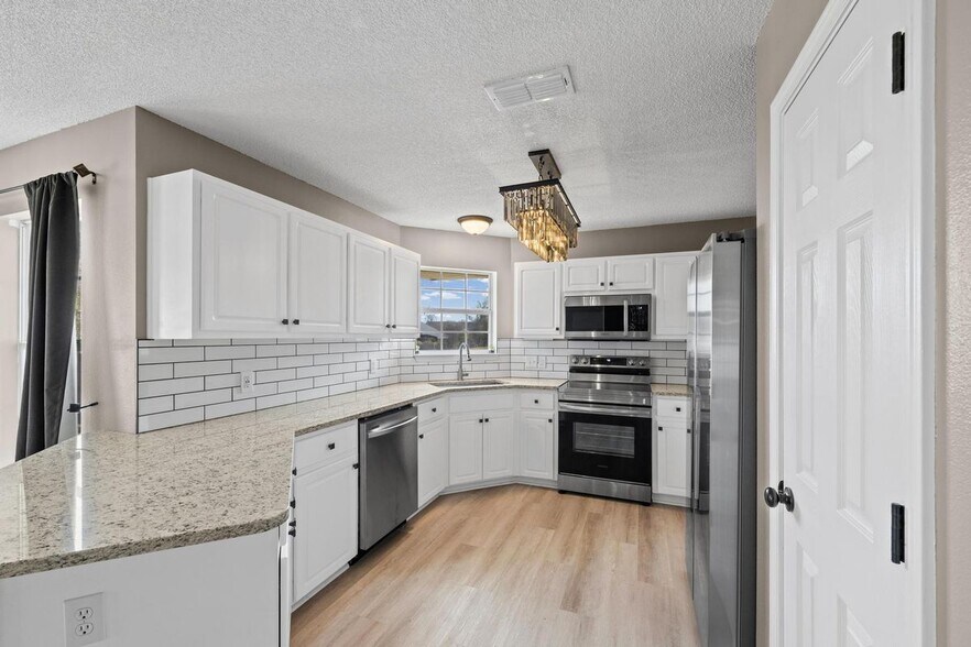 Building Photo - 2544 Portobella Pl