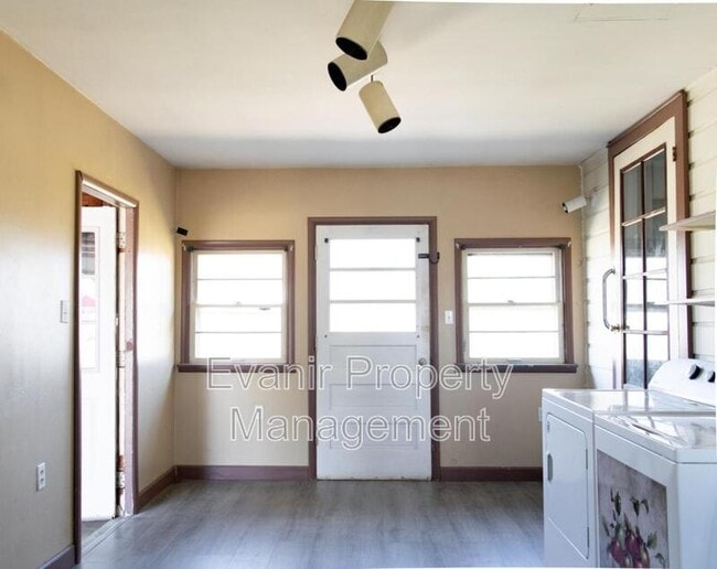 Building Photo - 3 First St