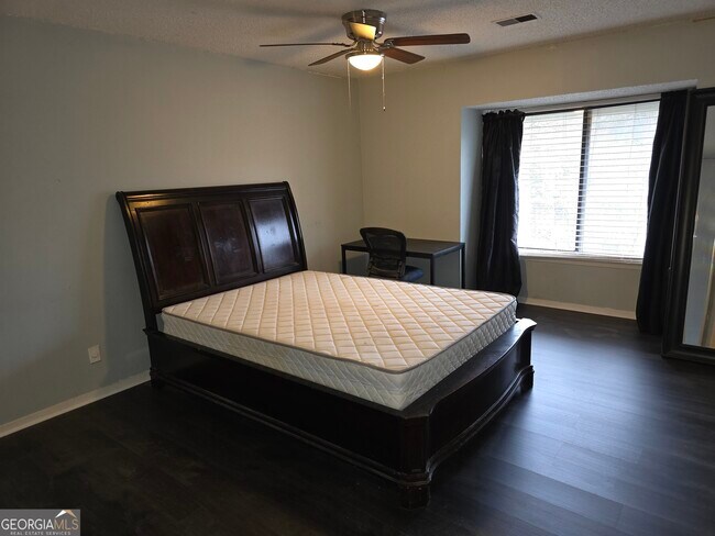 Building Photo - 2168 Palmyra Dr