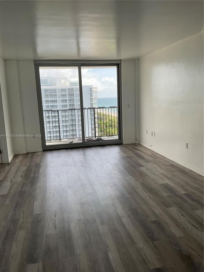 Building Photo - 9273 Collins Ave