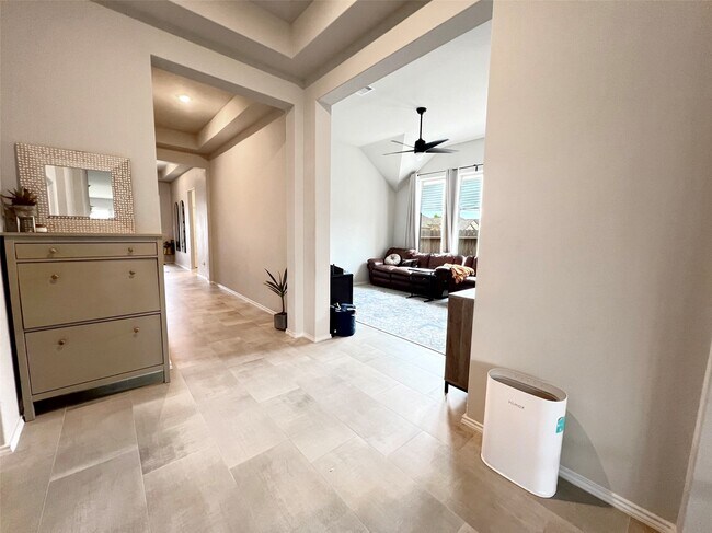 Building Photo - 25402 Kidwiler Dr