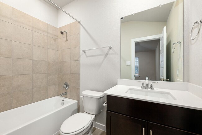 Building Photo - 6623 Castella Dr