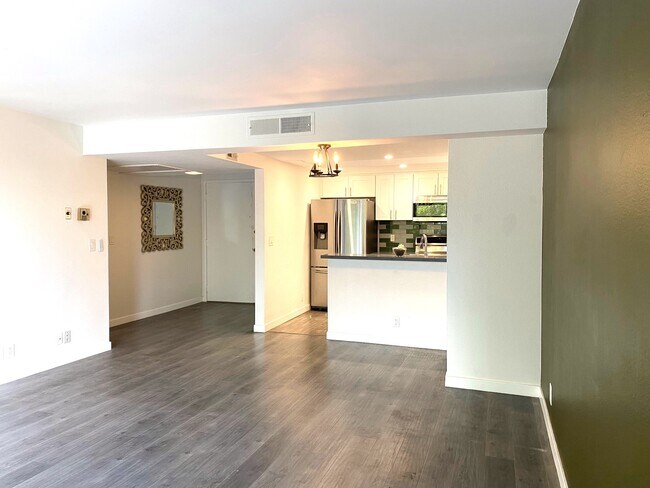 Building Photo - 10535 Wilshire Blvd