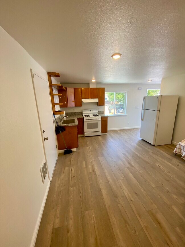 Building Photo - 1801 Alabama St