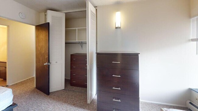 Building Photo - 912 S Forest Ave