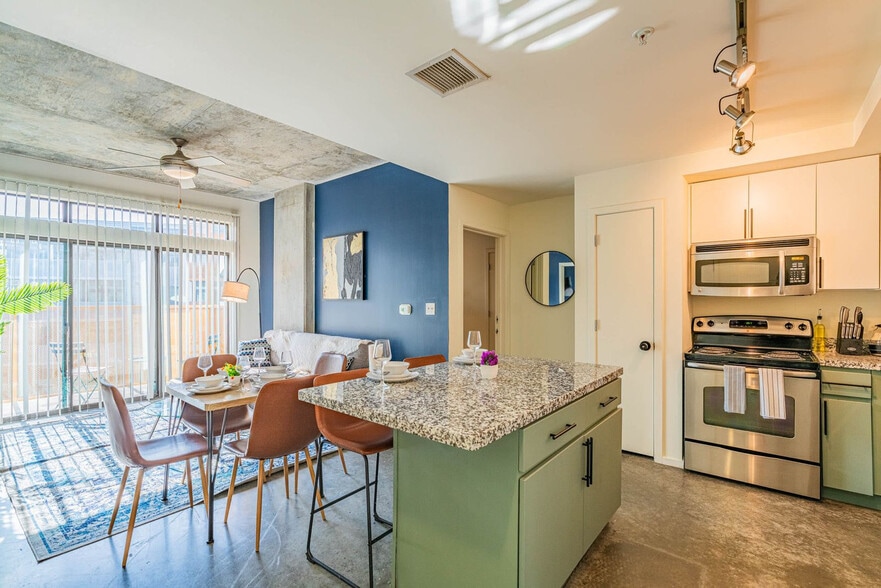 Building Photo - 811 N 3rd St