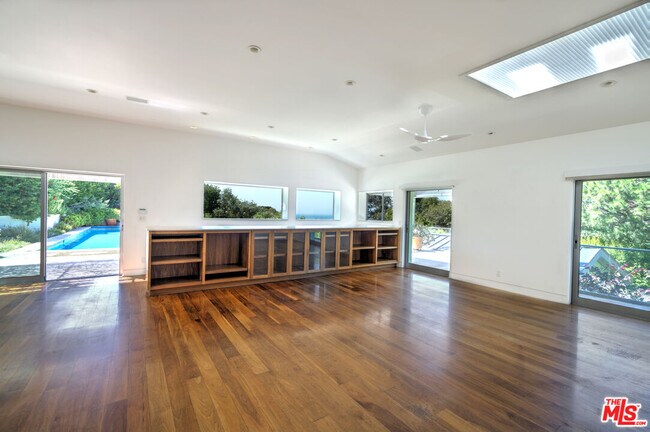 Building Photo - 6000 Philip Ave