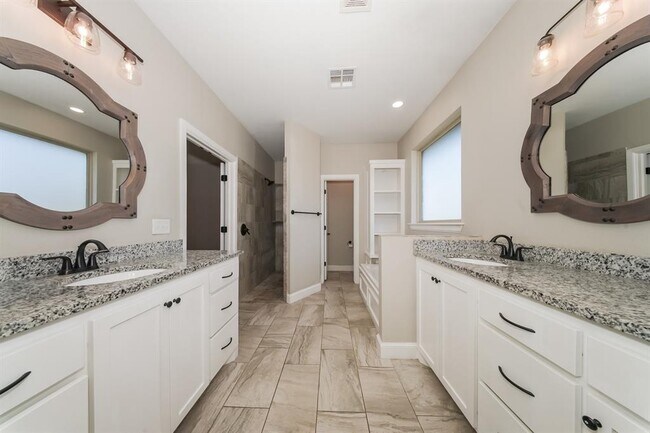 Building Photo - 207 Casey Ln