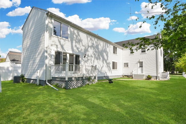 Building Photo - 1729 Boulevard