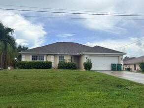 Building Photo - 1732 SW 21st Ln