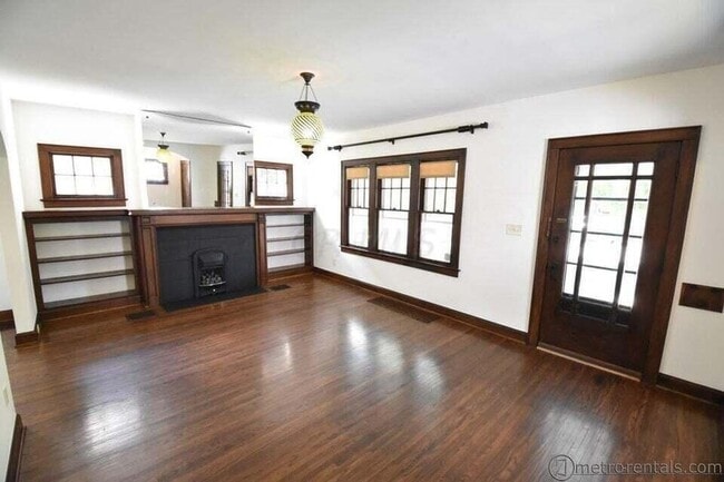 Building Photo - 445 Oakland Park Ave