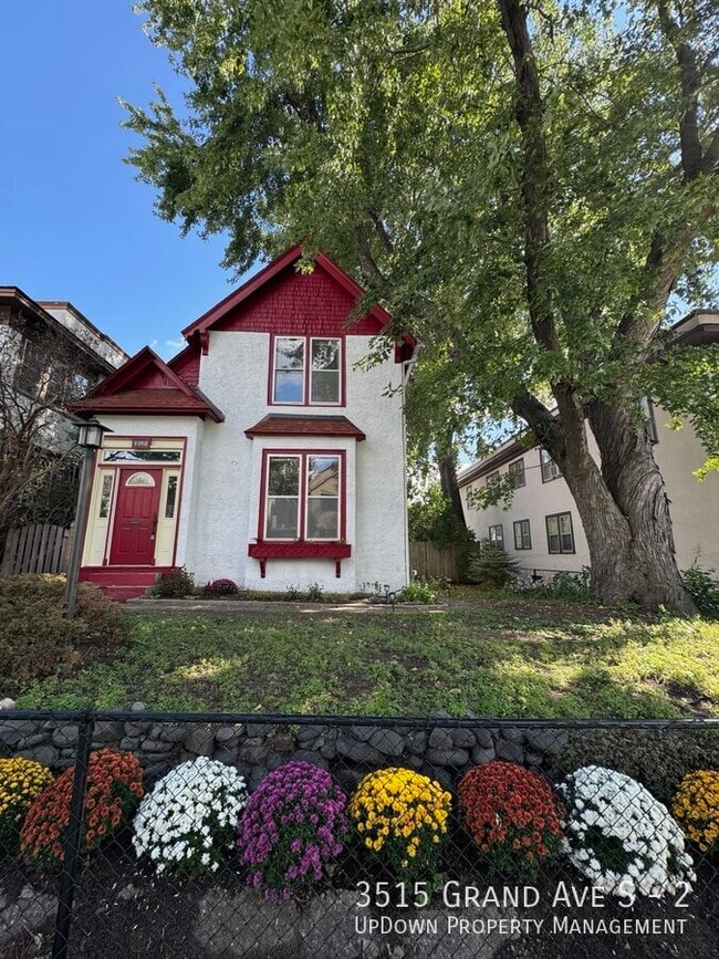 Primary Photo - 3515 Grand Ave S