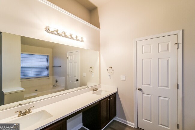 Building Photo - 1281 Heartwood Ave