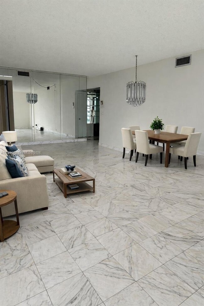 Building Photo - 20379 W Country Club Dr