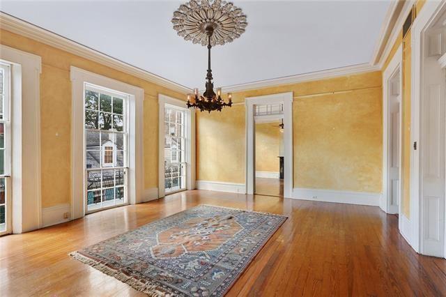 Building Photo - 824 Royal St