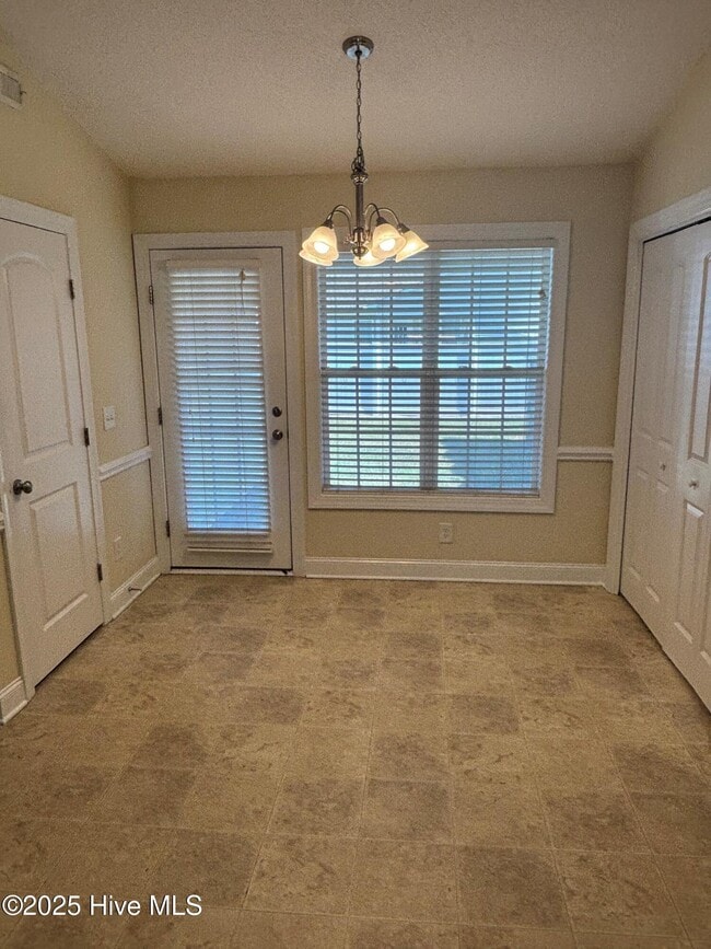 Building Photo - 2321 Sadler Dr