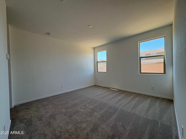 Building Photo - 16799 W Hope Dr