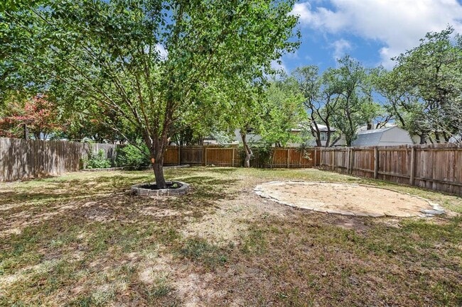 Building Photo - 1305 Elm Forest Dr
