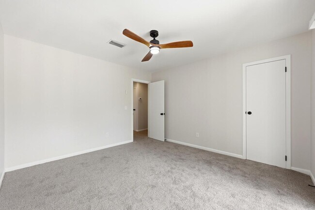 Building Photo - 1331 Cedar St