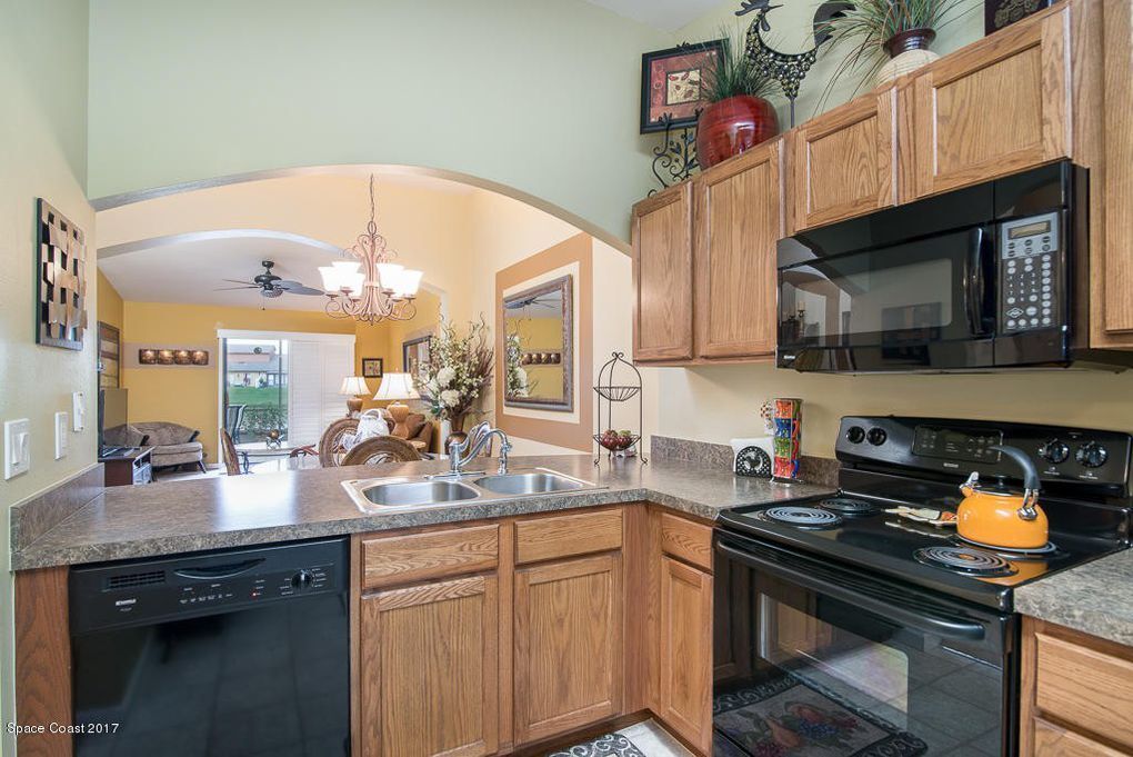 Open Kitchen - 4590 Radiant Way
