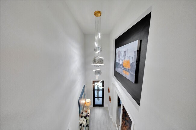 Building Photo - 8826 Forest Side Dr