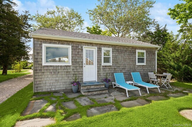Building Photo - 108 Little Neck Rd