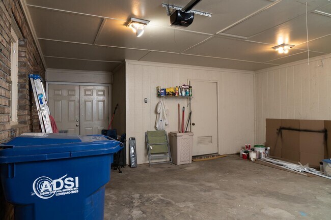 Building Photo - 43 Lee Road 983