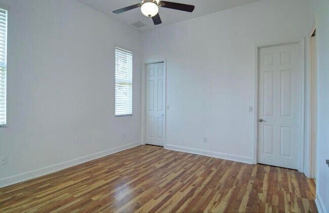 Building Photo - 3612 Grove Ct