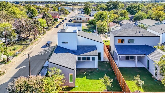 Building Photo - 1703 Nomas St