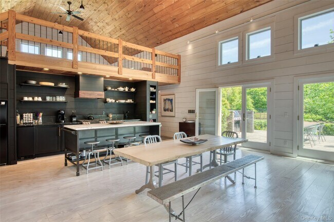 Building Photo - 745 Golf View Ct